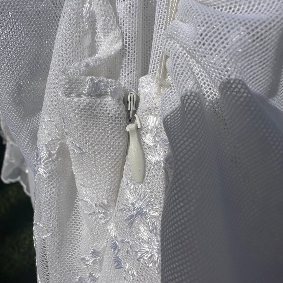 Country White Lace Off Shoulder Maxi Dress - Picture 5 of 13